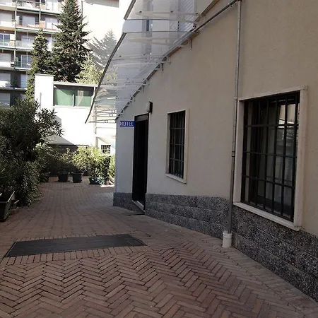 Hotel Faenza Milán