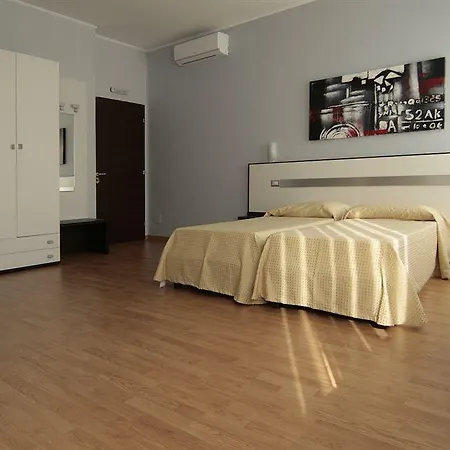 Hotel Faenza Milán