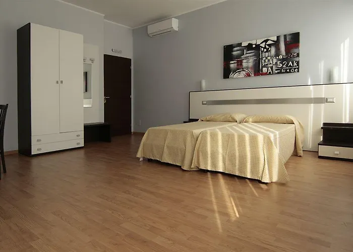 Szálloda Faenza Milánó