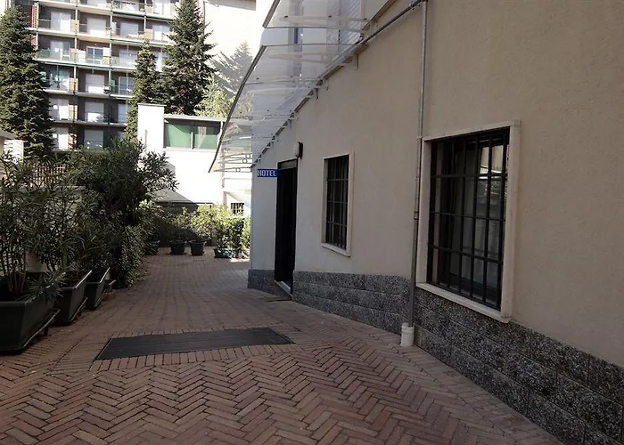 Hotel Faenza Mailand